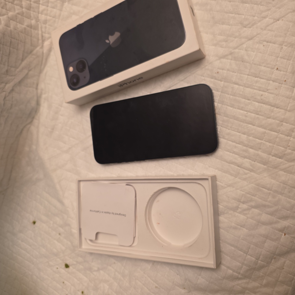 Apple iPhone in Black. 128gb. Locked To Tractfone.